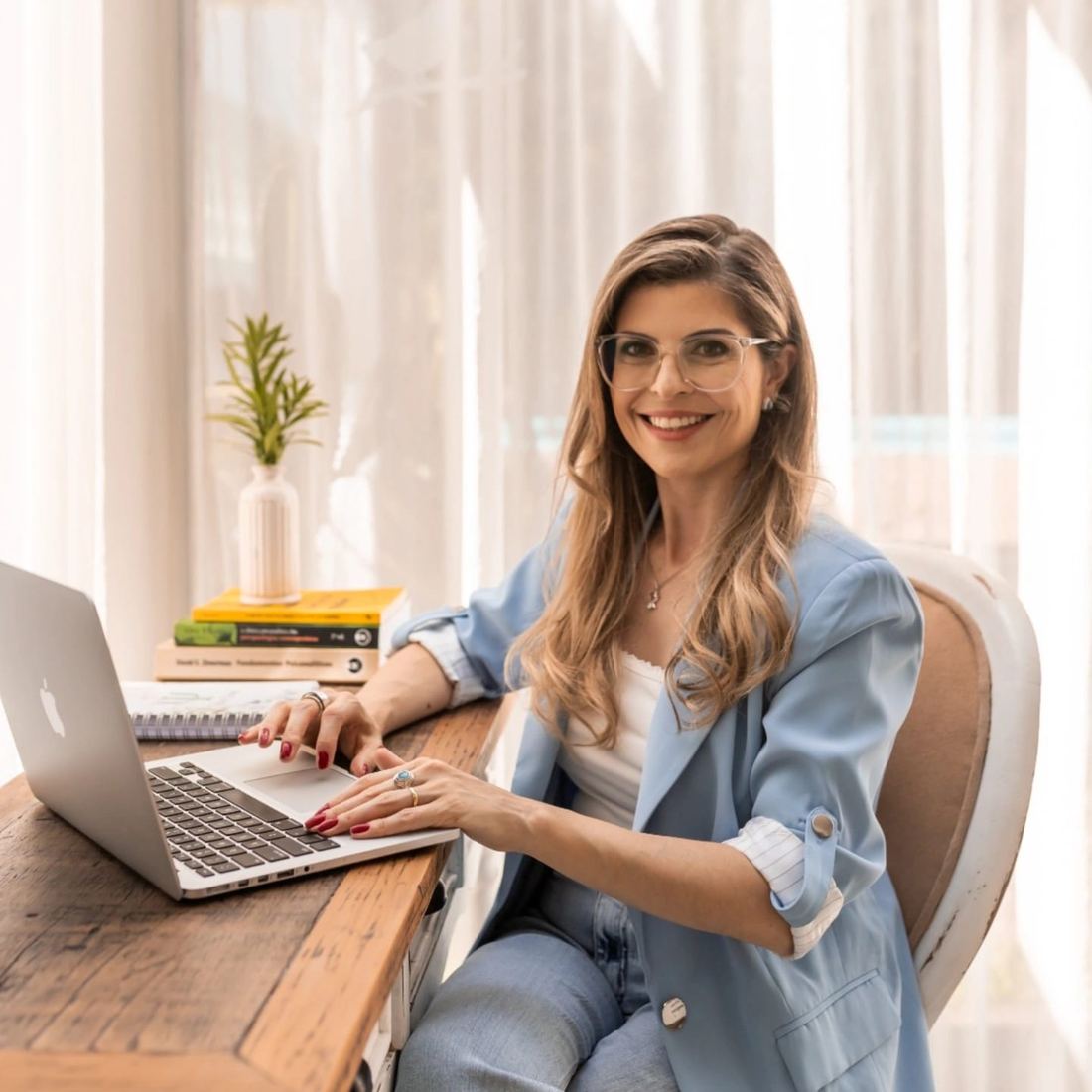 Flavia Berlatto no consultório